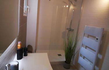 Appartement 90 m2 avec parking terrasse balcons, proche du port et plages - Foto 26