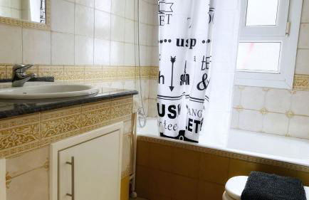 Céntrica y amplia Vivienda Turística con wifi - Foto 15