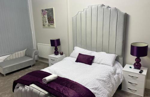 1 Bed Flat - Sleeps 2 - Hot Tub - Parking - Wifi - Photo 8