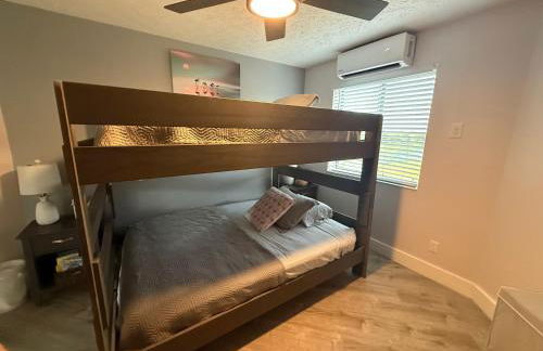 Barbies Dream House kayaks,paddleboard,fenced yard - Foto 13