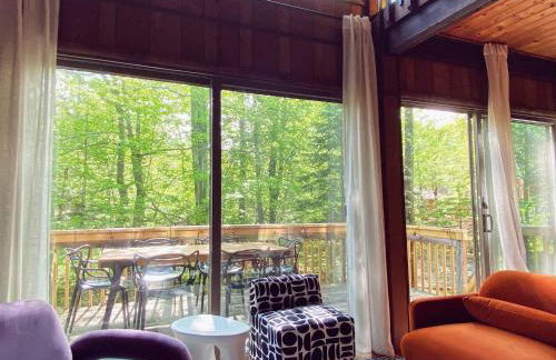Designer Poconos Chalet I Ski, Skate, Lakes, Family-Friendly - Foto 9
