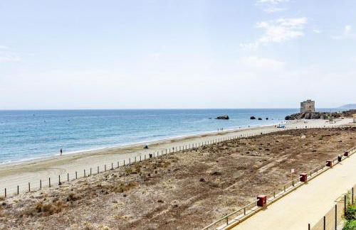 LAP- 3 bed apartment on the beach. Families only - Photo 47