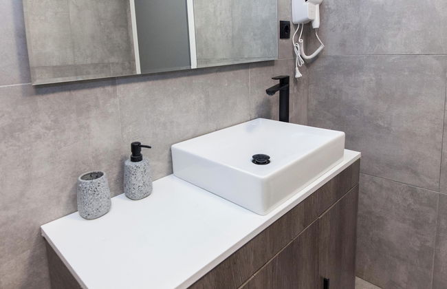 Minimalist Modern Nea Kifisia Studio - Foto 17