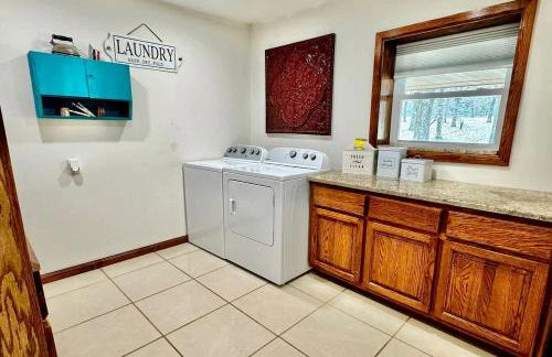 Secluded Riverfront Cabin with Bluff Views, Gated Privacy & Scenic Trail Access in Tahlequah, Oklahoma - Foto 49