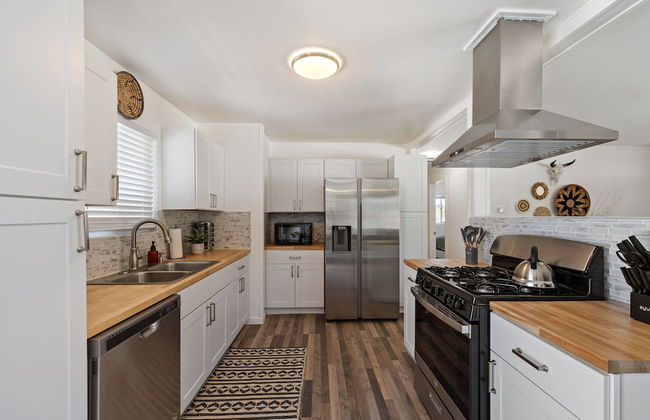 Dune Rise by Avantstay Chic Oasis w Patio - Photo 8