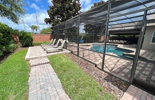 Luxurious Getaway Pool Hot Tub Theater Gym Outdoor Kitchen BBQ 2 Miles to Disney - Foto 47