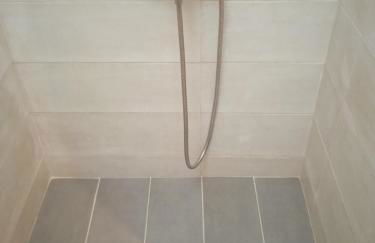 Marina's Apartments - White & Stone Apartment - Photo 12