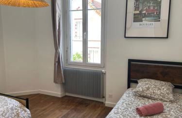 Maison familiale, 13 lits, 3 SDB, parking gratuit, jardin, terrasse - Foto 16