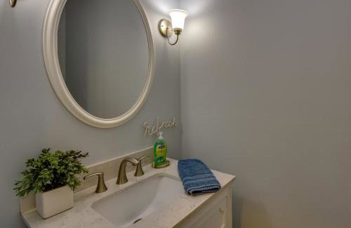 South Carolina Retreat with Fireplace and Lake Access! - Foto 12