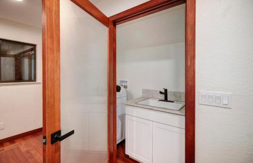 Elegant Granite Bay Getaway Tall Pine Home - Foto 47