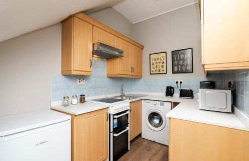 2 Bedroom Flat - Free Parking - by Holiday Homes - Foto 4