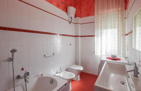 Awesome Apartment In Reggio Calabria - Foto 13