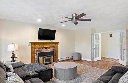 Entire Saunderstown Home with Pool - Foto 29