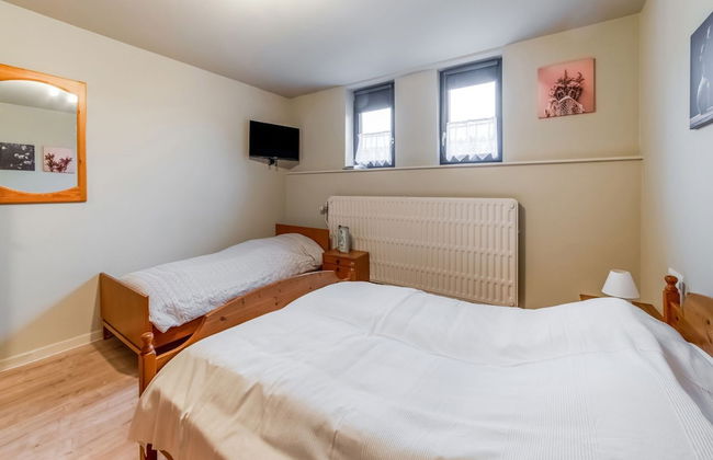 Holiday Home in Bullingen With Garden - Photo 2