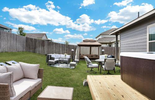 Stylish Hot Tub Retreat BBQ Yard Games WiFi Pets - Foto 5