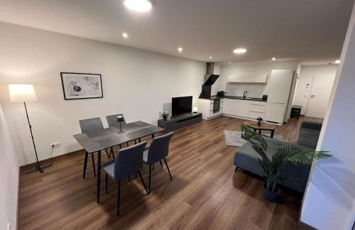 Jellys Apartment - 70qm - Balkon - Küche - Parken - 2x smart TV - King Size Bett - nur 5min zum Europa Park - Foto 14