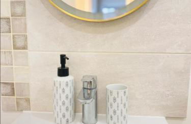 Le cocon urbain - Modern 4BR Apartment with Free Parking, High-Speed Wifi, Quick Access to A6 & N7 - Foto 24