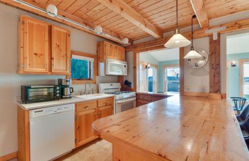 Oceanside Bass Harbor Home with Peaceful Deck! - Foto 6