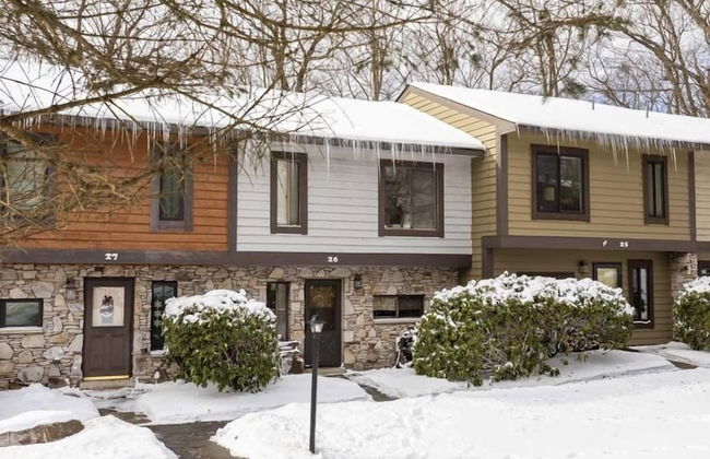 Seven Springs 3 BR Deluxe Condo, Near Golf Course by RedAwning - Photo 30