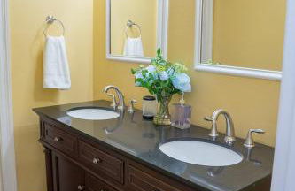 Tidy and Comfy 3BR, Balcony, WD, Free WiFi -E- - Foto 33