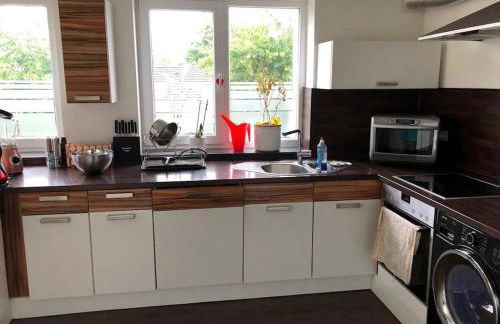 Zimmer HomeOffice Küche WLAN TV mit Terrasse&Grill +Fahrrad - Foto 12