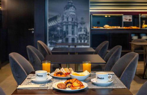 Suites Viena Plaza de España - Photo 79