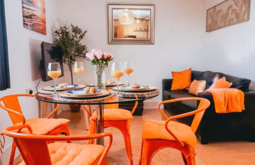 2BR Penthouse Flat in West London Near Elizabeth Line - Foto 1