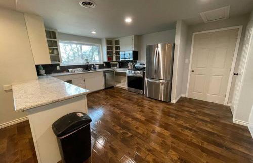 3BR 2BA Home at Cross Timbers - Foto 9