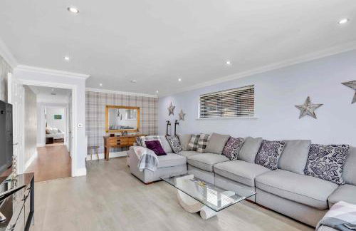 Sea Downs House with Free Parking By My Getaways - Foto 28