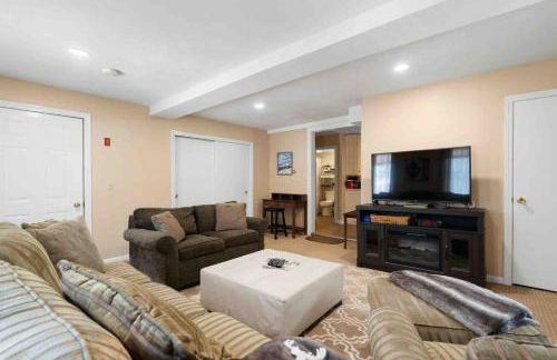 Lovely Downtown Oasis Near Hospitals, Colleges, and Beaches - Foto 9