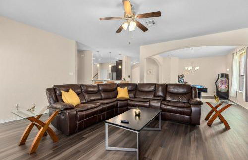 NEW 12 Bd Temple House, up to 14 PPL, Perfect for Families, Contractors, Large Groups, In Home Theatre, Arcade, Billiards - Professionally Managed By Stay Albatross Furnished Rentals - Foto 11