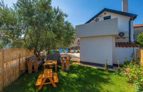 Romantisches Ferienhaus mit Jacuzzi, BBQ, WiFi - Foto 40