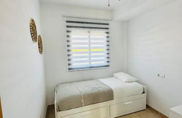 Apartamento con Piscina y Jardín Espectacular Cala Sirenas - Nuevo - Foto 9