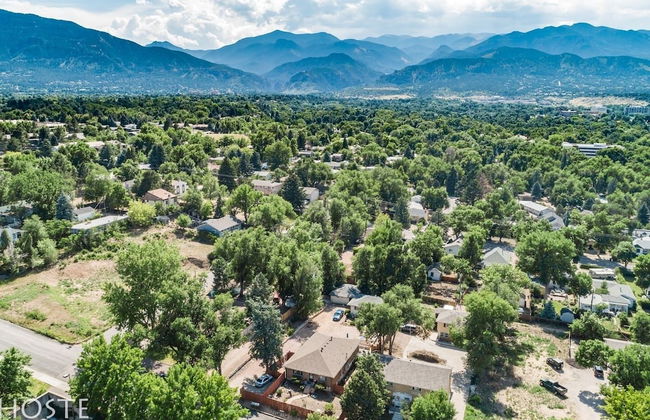 1 Br70's Inspired Comfy Condoclose to Broadmoor - Foto 26