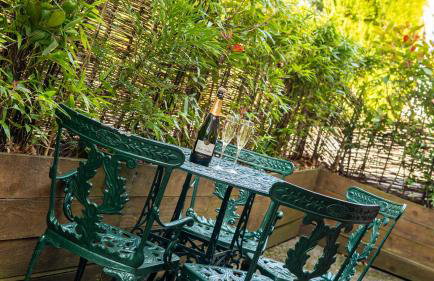 Pine cottage with private hot tub - Photo 16