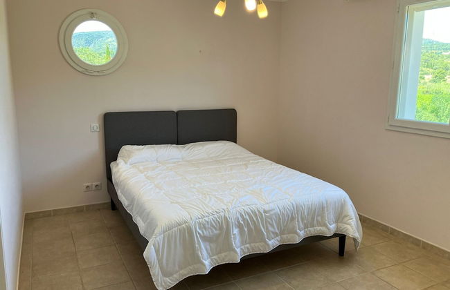 Villa With Private Pool and Jacuzzi - Photo 9