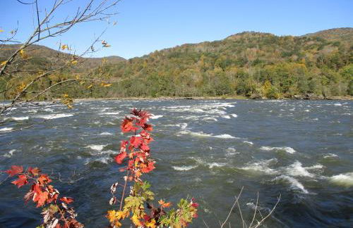 Historic cabin off I-77, views, antiques, Wi-fi, wonderful experience for 2! - Foto 33