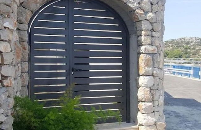 Mlad - With Pool - A3 - Photo 28