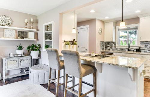 7 Mi to Vancouver Waterfront Sleek Home with Yard! - Foto 8