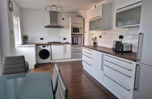 Entire House - Cheshire Oaks/Ellesmere Port - Foto 12