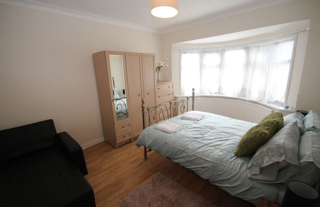 Deane House - Photo 2