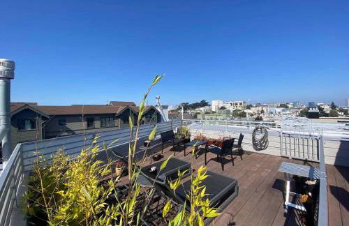 Stylish NOPA Penthouse, Remote Work Friendly - Foto 34