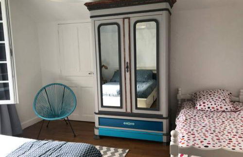 LES HORTENSIAS Spacieuse Maison en ardoise du pays FIBRE - Foto 59