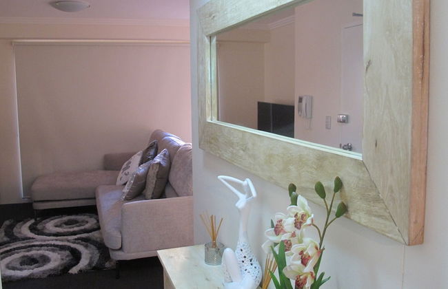 Sleek apartment Unit 87 - Photo 2