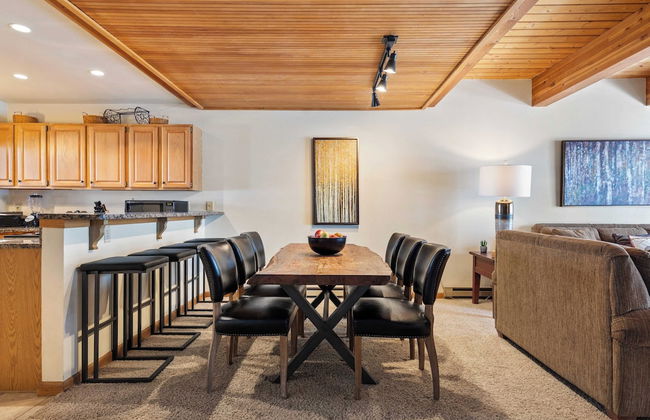 Riverside Condos A102 by Avantstay Condo Close To Downtown, Town Park & Ski Lift #8 - Foto 16