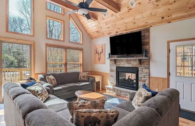 Bluejay Getaway by Avantstay Walk to Lake 7bdr, Hot Tub, Pool Table - Foto 7