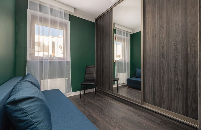 Mysterious Blue Apartment by Renters - Foto 10