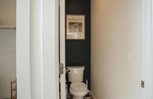 Brand New, Cozy & Modern Condo - Dogs Welcome - Foto 6