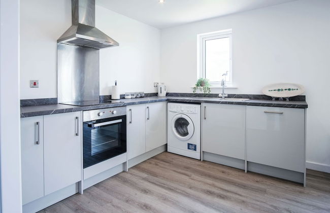 Beach View - 2 Bed Apartment - Llanelli - Photo 17