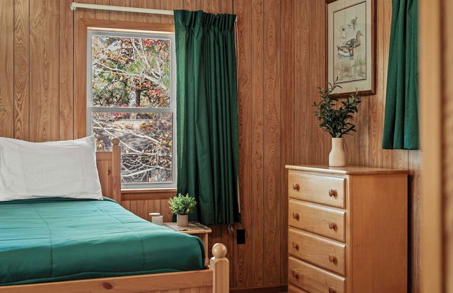 Mohegan by Avantstay Private Dock + Firepit Community Pool + Beach - Photo 23